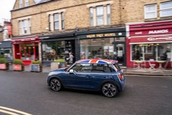 MINI lanza el Cooper Oxford Edition en homenaje a sus raíces británicas