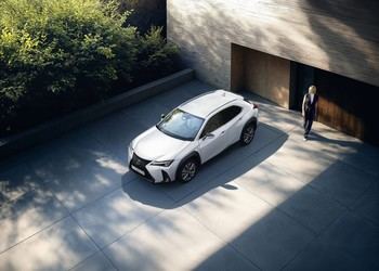 Lexus lanza el nuevo UX 300h, un crossover híbrido eficiente y versátil